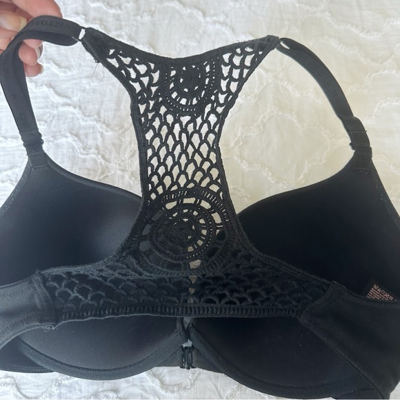 Victoria’s Secret Push-Up Bra - Picture 2 of 5